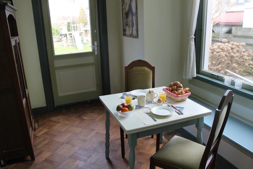 Bed And Breakfast De Verkadekamer Zaandam Room photo